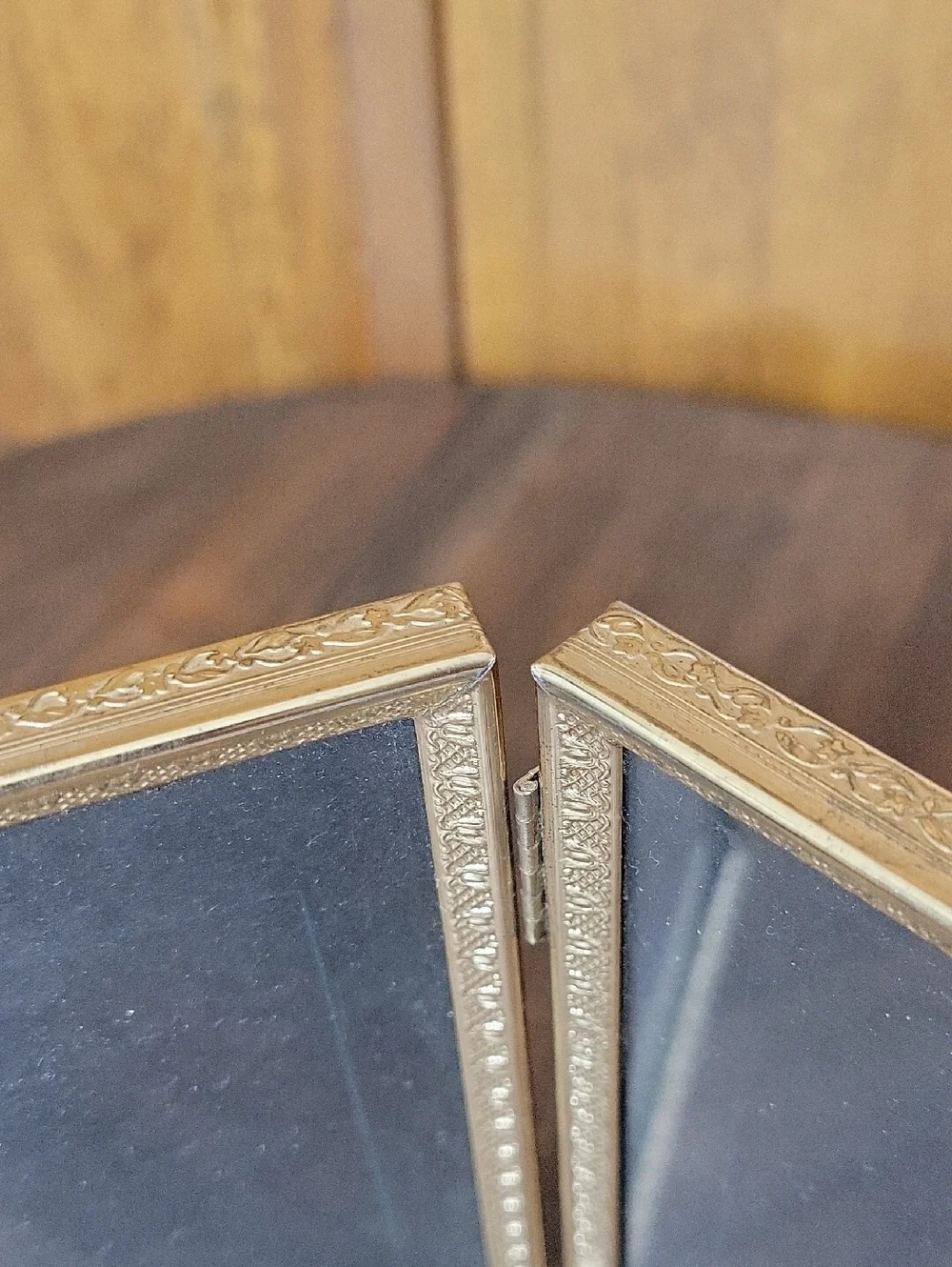Vintage Gold-Trim 5x7 Hinged Folding Antique Picture Frame